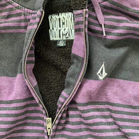 Volcom - Picture 3 of 5